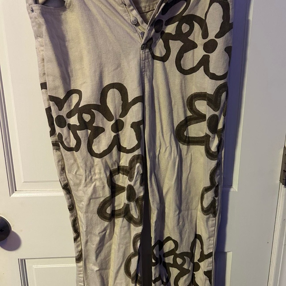 PacSun Gray Floral Boyfriend Jeans